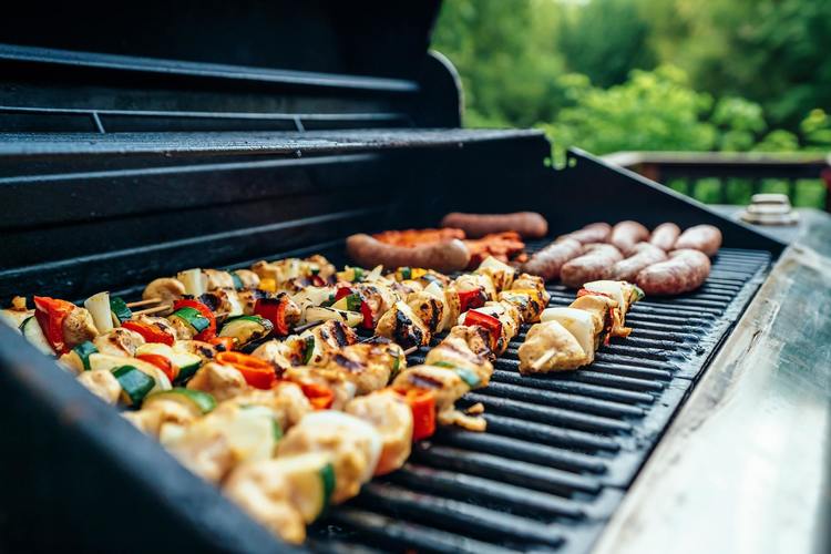 Grilled Chicken Skewers with Zucchini, Red Peppers and Sausages - BBQ Recipe